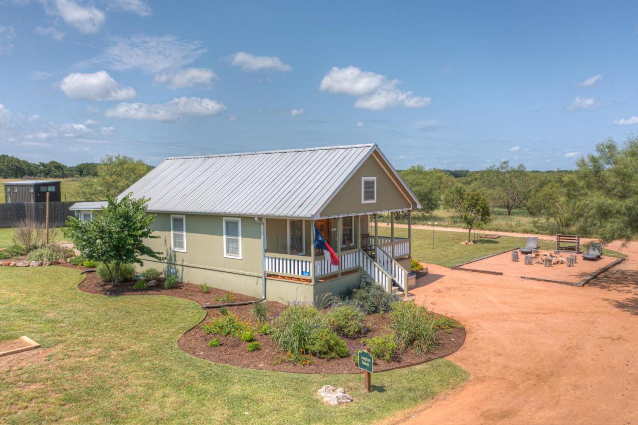 Vaughan W/Hot Tub And Grill Fredericksburg Exterior foto