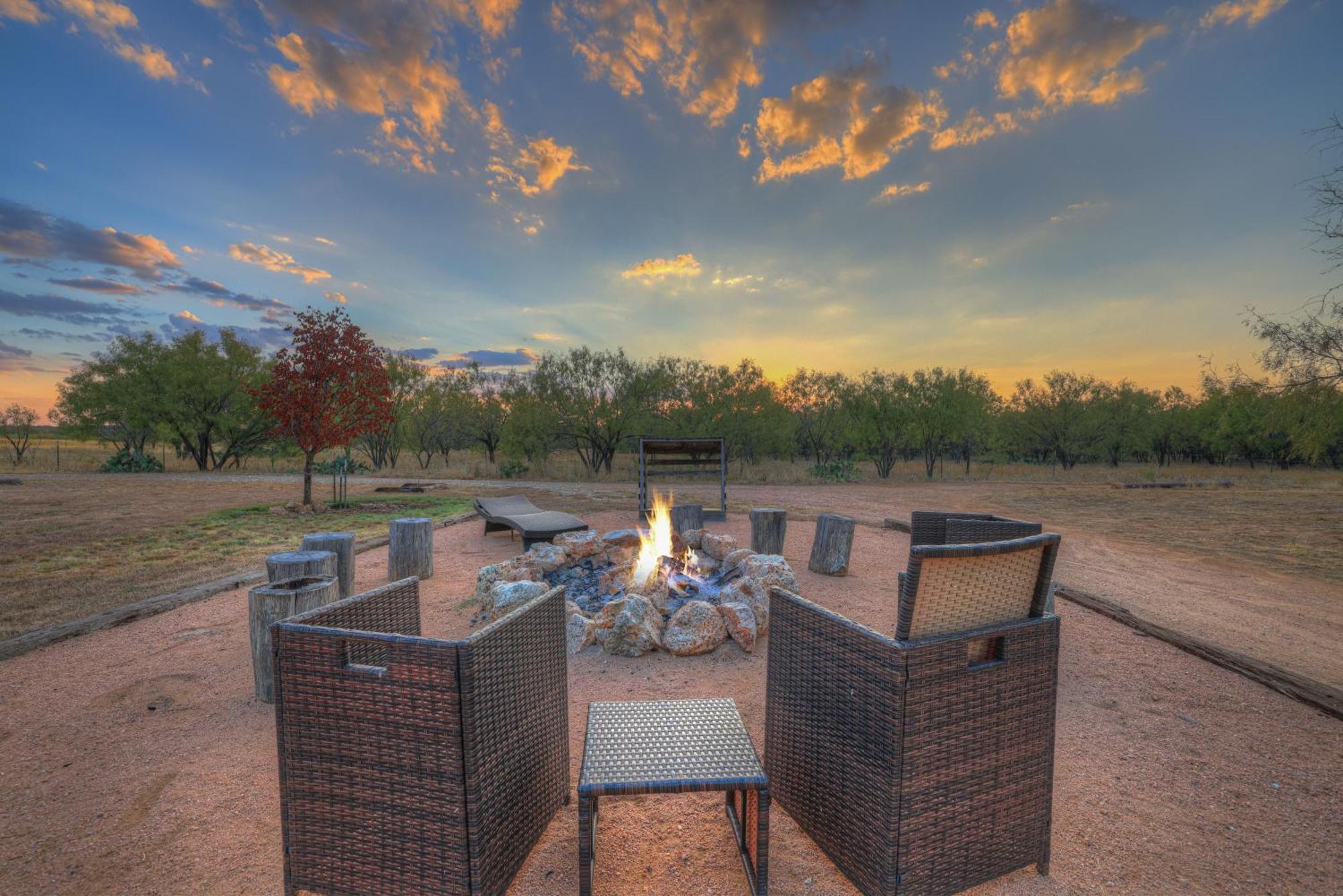 Vaughan W/Hot Tub And Grill Fredericksburg Exterior foto